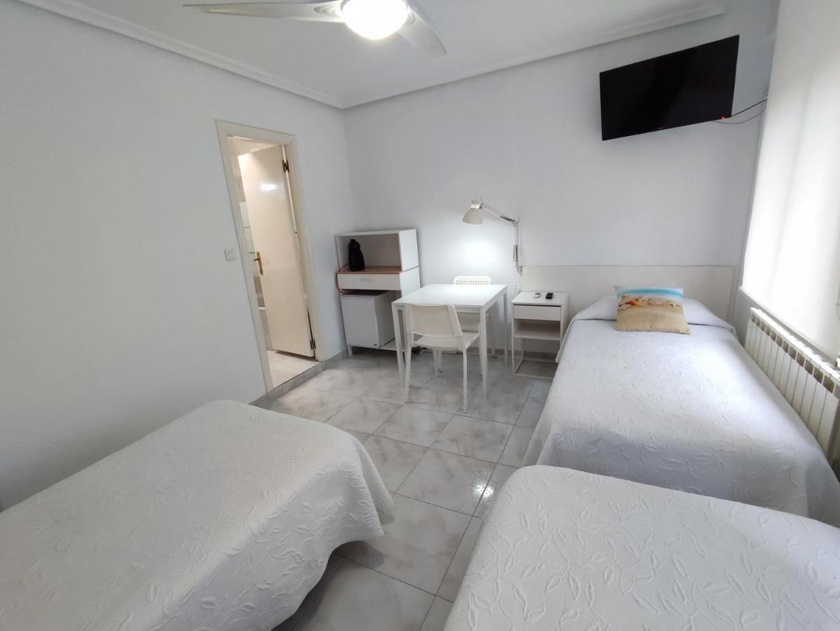 Hostal Lucy Santander Exterior photo