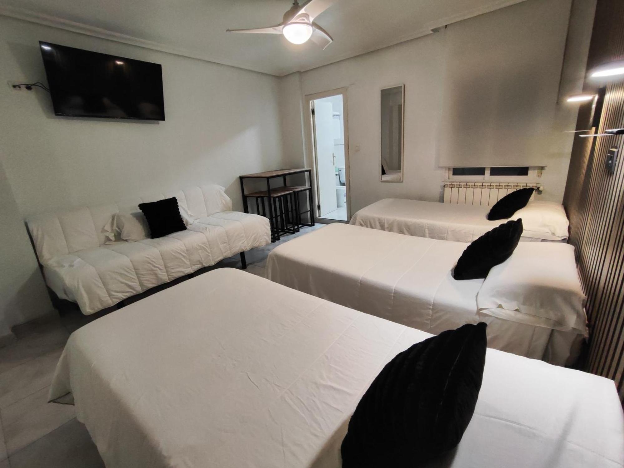 Hostal Lucy Santander Exterior photo